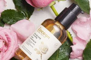 Dầu tẩy trang hoa hồng Cocoon có tẩy sạch makeup không?
