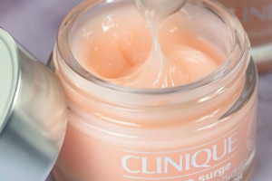 Kem dưỡng Clinique Moisture Surge 100H Auto-Replenishing Hydrator có tốt không?