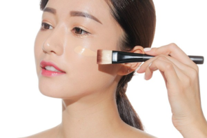 Review xu hướng trang điểm hot 2025