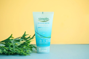 Sữa rửa mặt da mụn Simple Clear Skin Oil Balancing Exfoliating Wash có tốt không?