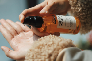 Tinh dầu dưỡng tóc L’oreal Absolut Repair Oil 10-In-1 có tốt không?